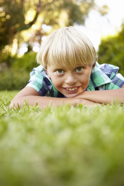 Young boy — Stock Photo, Image