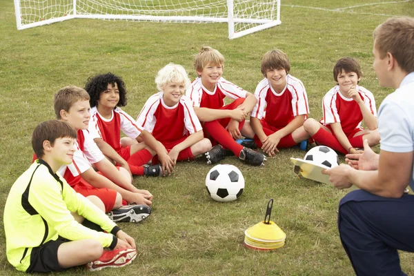 Formation d'équipe junior de football — Photo