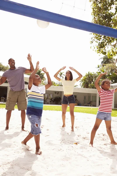 Familia Juego de Voleibol — Foto de Stock