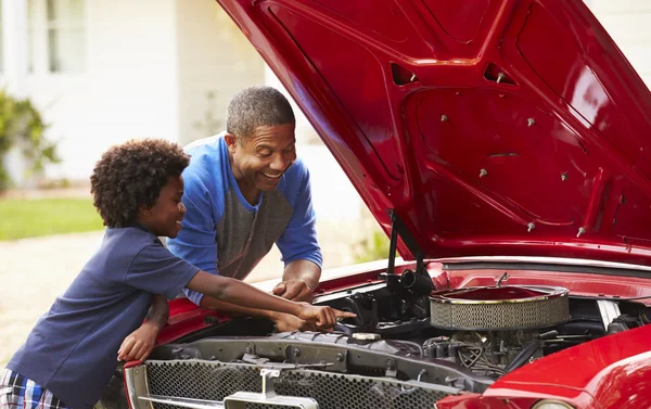 Grandfather And Grandson Restored Car — Stock Photo, Image