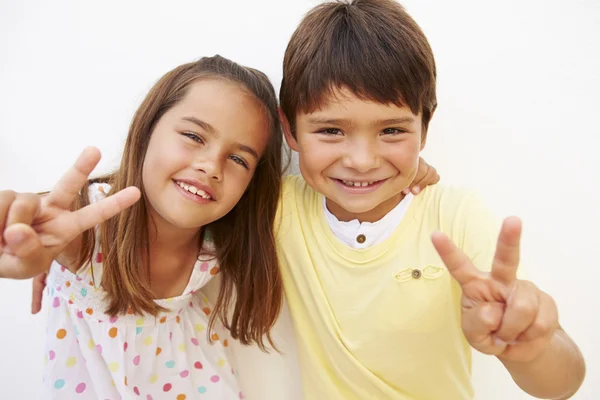 Niño y niña hispanos —  Fotos de Stock