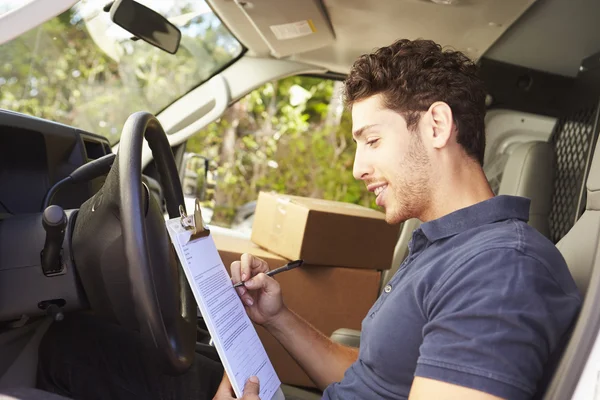 Conductor de entrega en Van — Foto de Stock