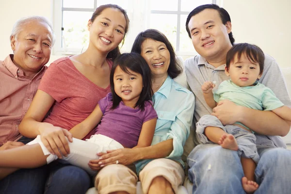 Familie van meerdere generaties — Stockfoto