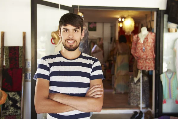 Masculino loja de roupas proprietário — Fotografia de Stock