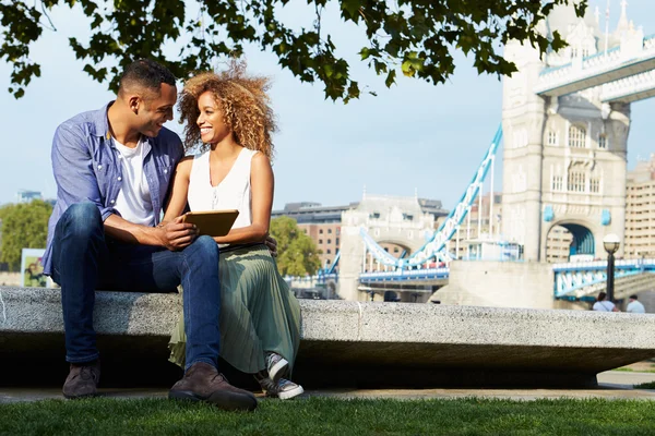 Couple Using Digital Tablet — Stock Photo, Image