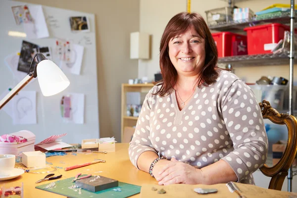 Mature Woman Making Jewelry — Stock Photo, Image