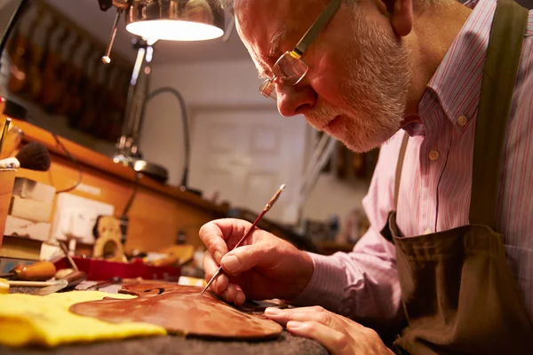 Man Restoring Violin — Stock Photo, Image