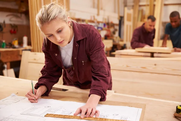 Carpenter With Apprentice  In Workshop — Stock Photo, Image