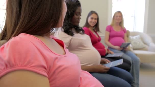 Reunión de mujeres embarazadas — Vídeo de stock