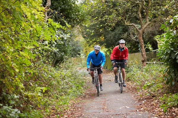 Ältere männliche Fahrradfahrer — Stockfoto