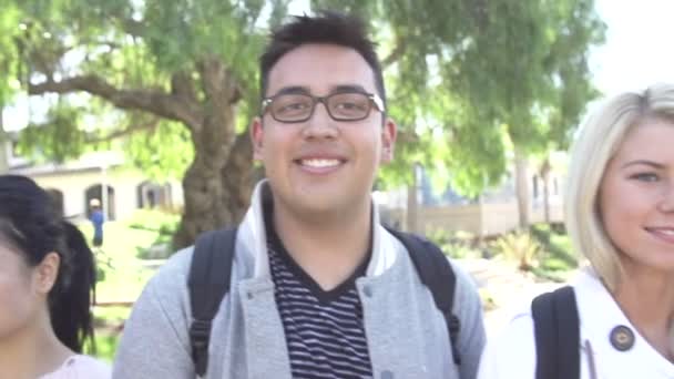 Retrato de estudiantes universitarios — Vídeo de stock