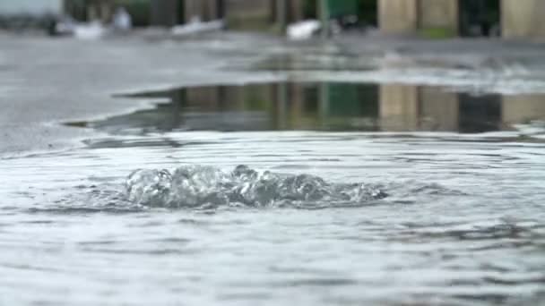 被水淹没的城市道路 — 图库视频影像