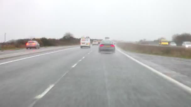 Viagem de auto-estrada em chuva — Vídeo de Stock