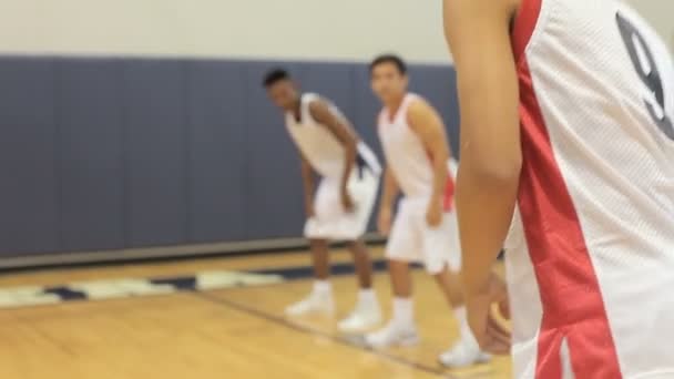 Jugador de baloncesto Pena de tiro — Vídeo de stock