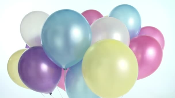 Kilka kolorowych balonów — Wideo stockowe