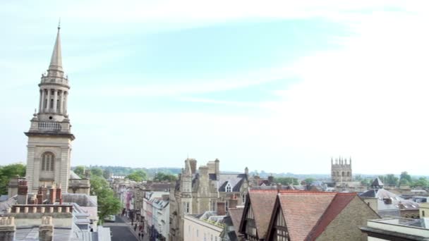 Panoramisch uitzicht op de Skyline van Oxford stad en daken — Stockvideo