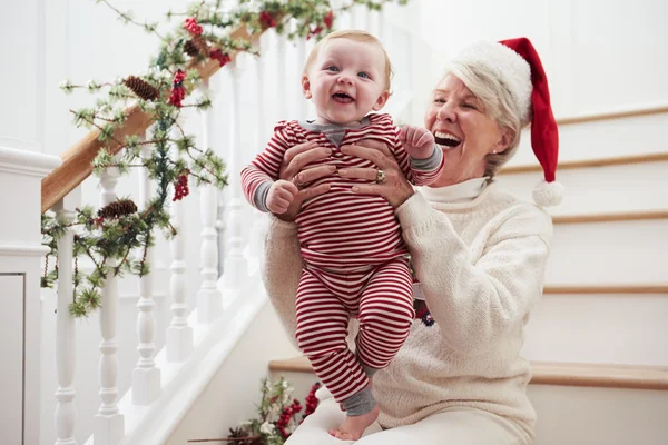Grandmother With Granddaughter At Christmas — Stock Photo, Image