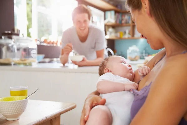 Family With Newborn Baby Daughter — Stockfoto