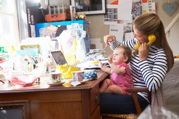 Mother With Daughter Running Business — Stock Photo, Image