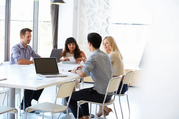 Colegas durante la reunión — Foto de Stock