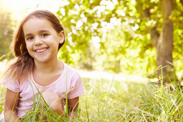 Young girl in a sunny day — Stock Photo, Image