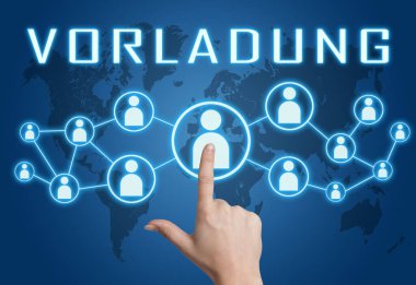 Vorladung - Çağrı veya çağırma emrinin Almancası - mavi dünya haritasında el sıkışan sosyal simgeler içeren metin kavramı.