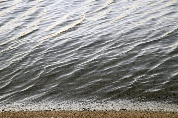 Ruhige See Strand Sanfte Weiche Brandung Wasser Ihnen Sand — Stockfoto