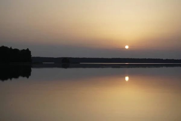 Noite Tranquila Depois Dia Sensual Belo Pôr Sol Sobre Lago — Fotografia de Stock