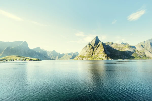 Bahar günbatımı - Reine, Lofoten Adaları, Norveç — Stok fotoğraf