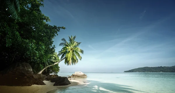 Tidigt på morgonen, Seychellerna beach — Stockfoto
