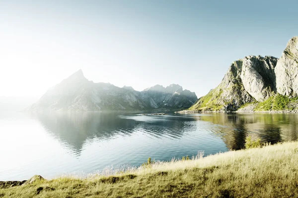 Naplemente a Lofoten-szigetek, Norvégia — Stock Fotó