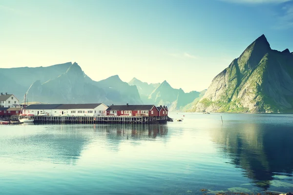 Sonnenuntergang - reine, erhabene Inseln, Norwegen — Stockfoto