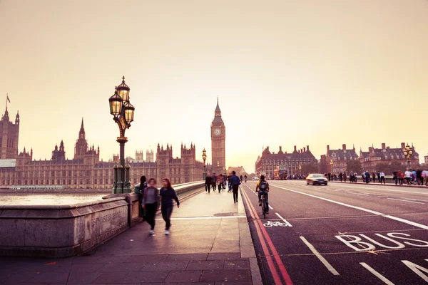 Westmünsterbrücke bei Sonnenuntergang, London, Großbritannien — Stockfoto