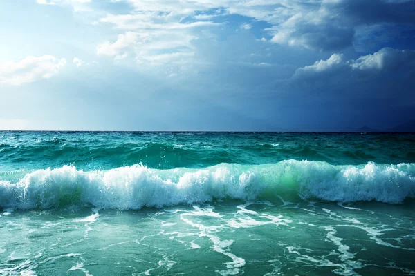 Κύματα στην παραλία Σεϋχέλλες — Φωτογραφία Αρχείου