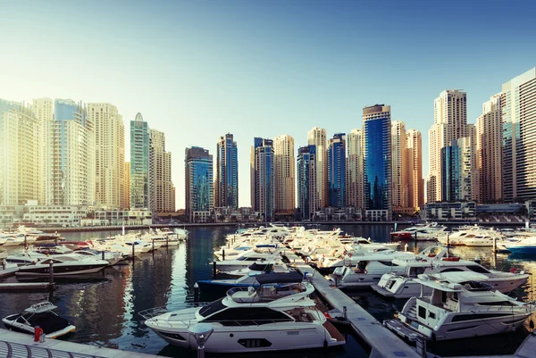 Dubai Marina ao pôr do sol, Emirados Árabes Unidos — Fotografia de Stock