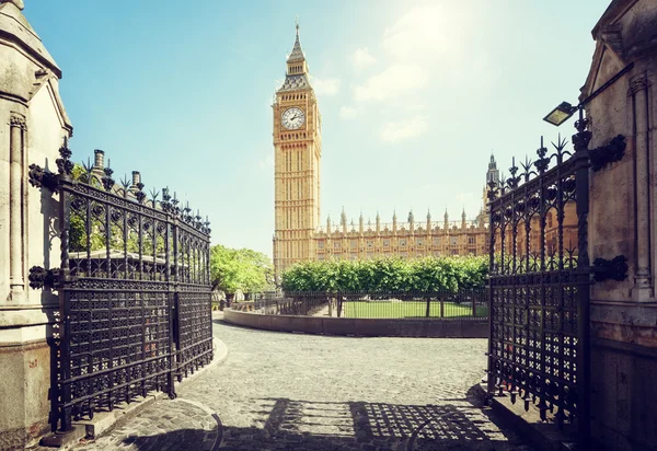 Big Ben em dia ensolarado, Londres — Fotografia de Stock