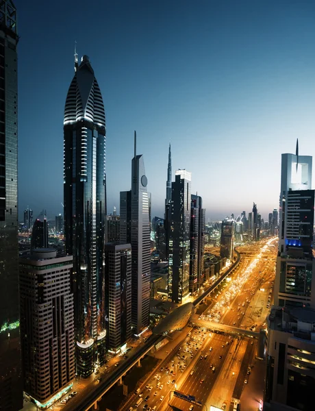 Panoramę Dubaju w zachód słońca, Zjednoczone Emiraty Arabskie — Zdjęcie stockowe