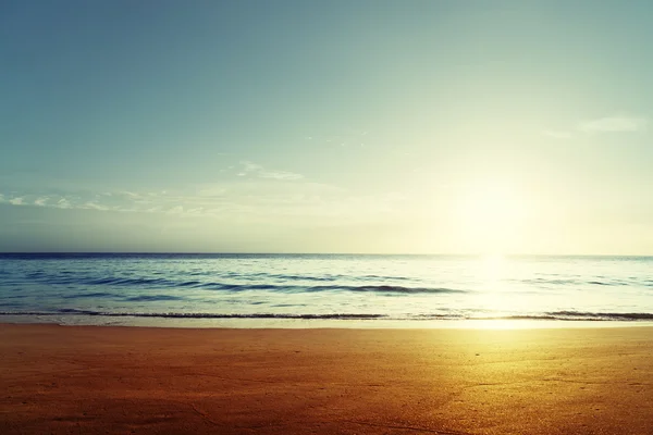 Solnedgång på Seychellerna beach — Stockfoto