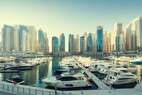 Dubai Marina al atardecer, Emiratos Árabes Unidos —  Fotos de Stock