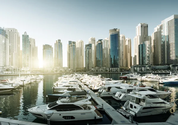 Dubai Marina bij zonsondergang, Verenigde Arabische Emiraten — Stockfoto