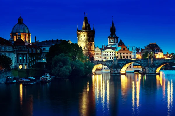 Most Karola w czasie zachodu słońca, Praga, Czechy — Zdjęcie stockowe