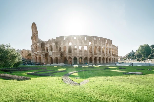 Colisée à Rome et soleil du matin, Italie — Photo