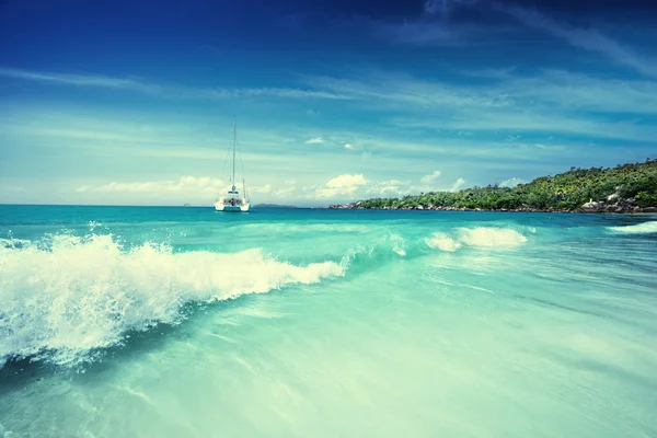 Praia em Seychelles, Praslin, Anse Lazio — Fotografia de Stock