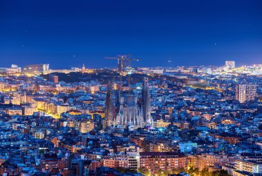Barselona manzarası panorama, gece, İspanya