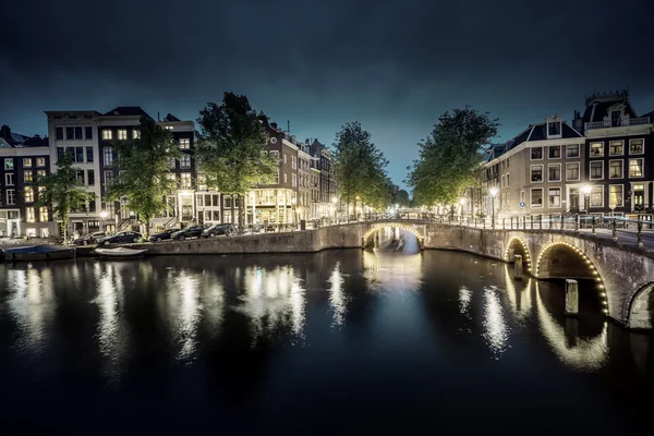 Vista nocturna de Amsterdam, Holanda —  Fotos de Stock