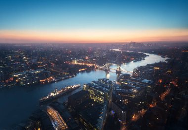 Tower Bridge, İngiltere ile Londra hava görüntüsü