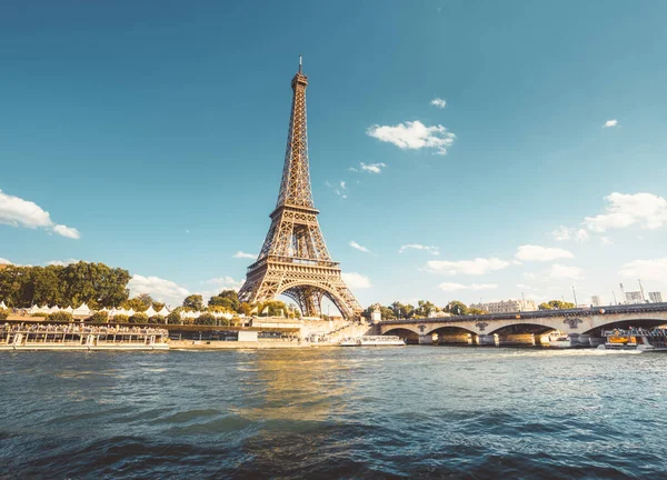 Sena Paris Com Torre Eiffel Hora Manhã Fotos De Bancos De Imagens Sem Royalties