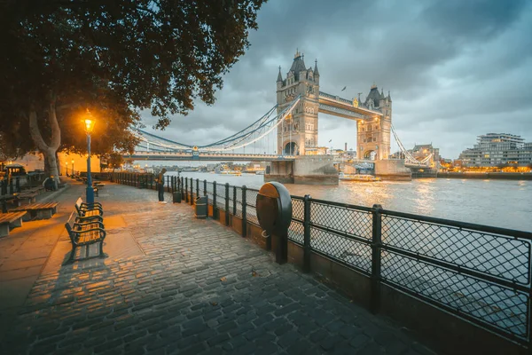 Tower Bridge Londynie Wielka Brytania Zachodzie Słońca — Zdjęcie stockowe