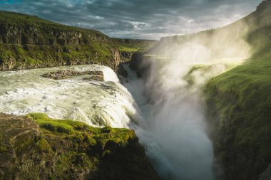 İzlanda 'da Gullfoss şelalesi