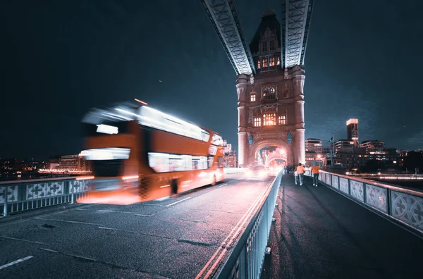Visão Noturna Tráfego Tower Bridge Londres Reino Unido — Fotografia de Stock